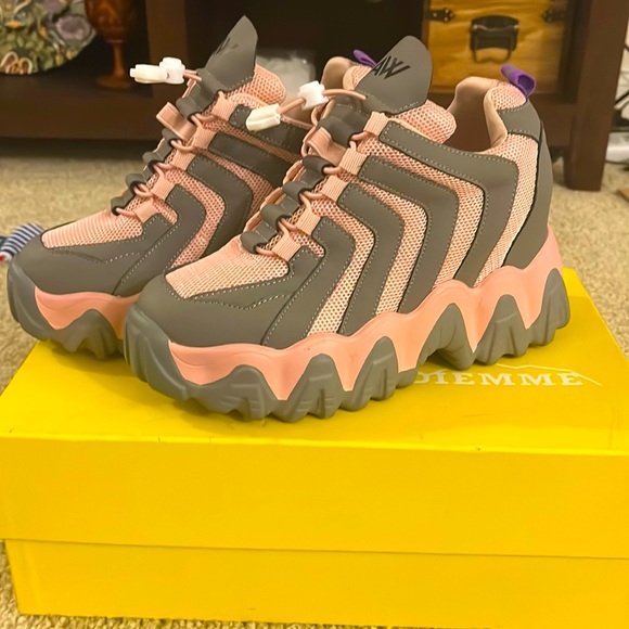 Anthony wang platforms - blackberry 02 - Picture 1 of 2